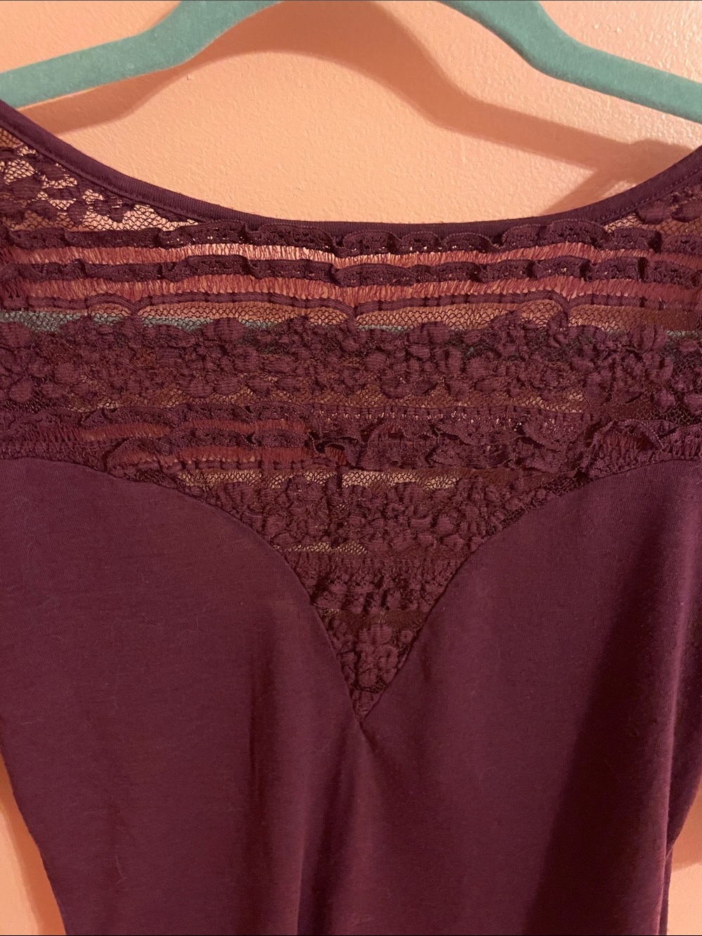 Lace-Trimmed Purple Sweetheart Crop Top - Picture 3 of 6